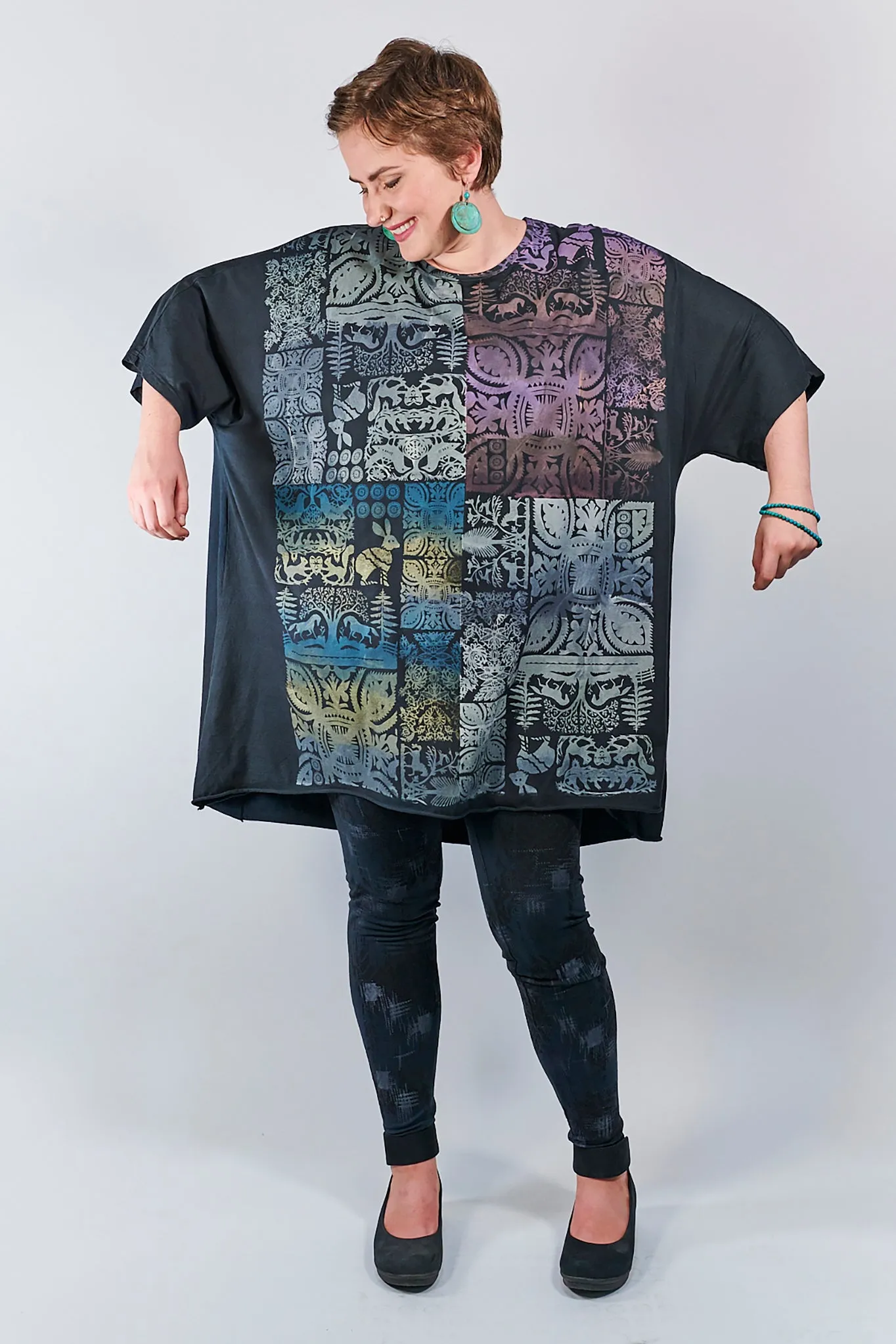 1255 Oversized Tunic Tee-Black-Animal Garden (secret horses)