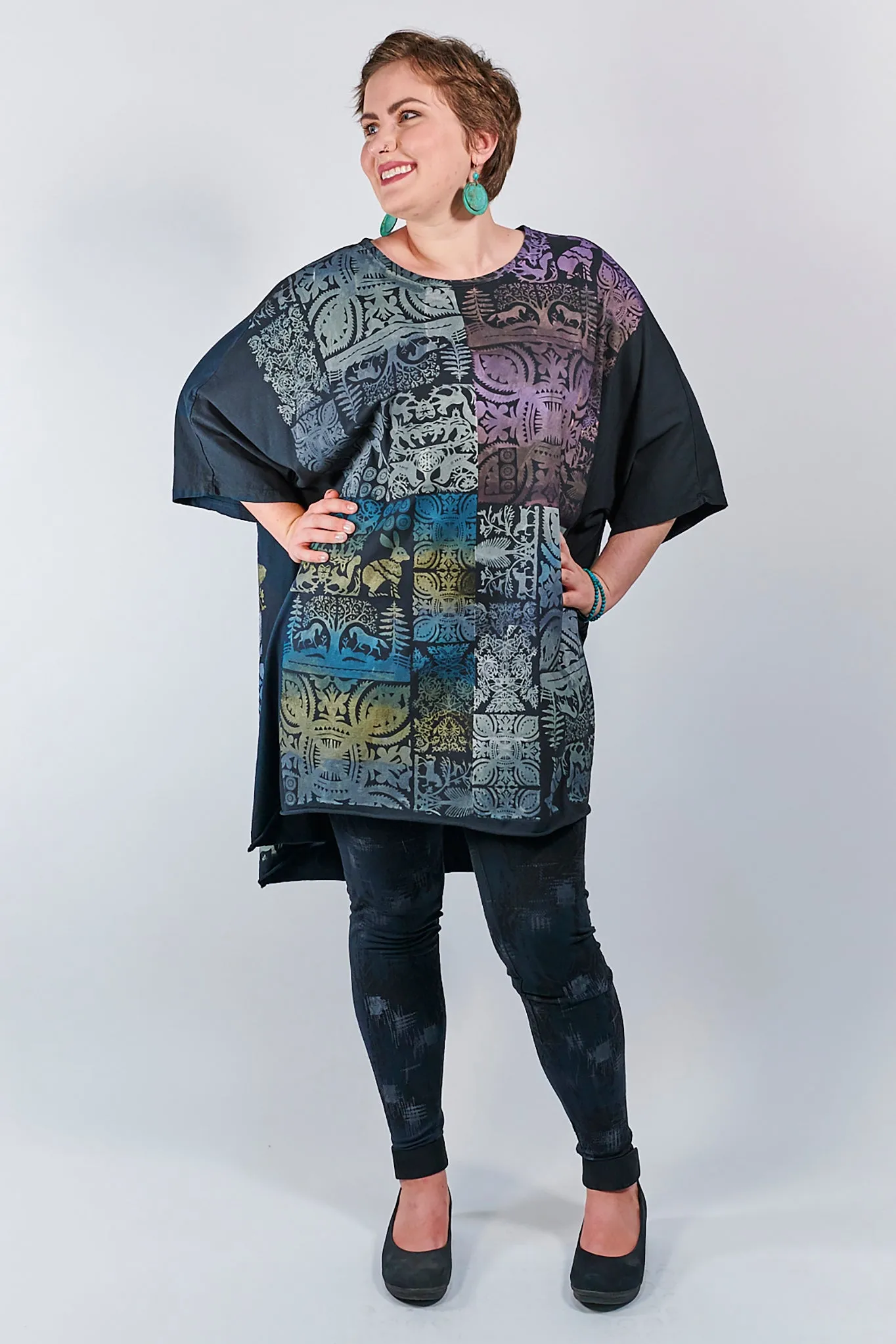1255 Oversized Tunic Tee-Black-Animal Garden (secret horses)