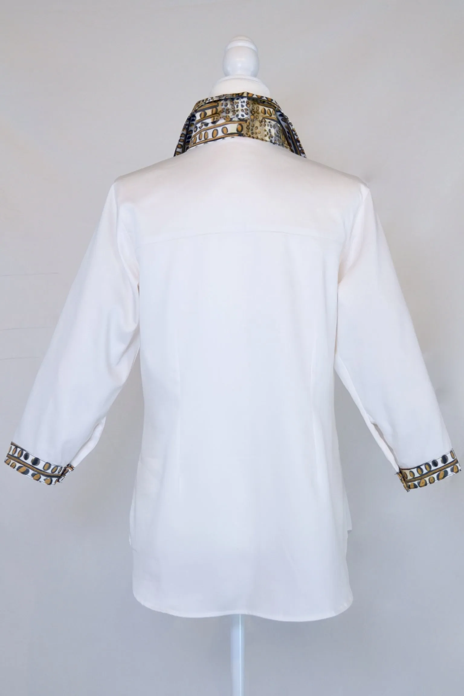 Arcadia Shirt in White and Neutral Gator