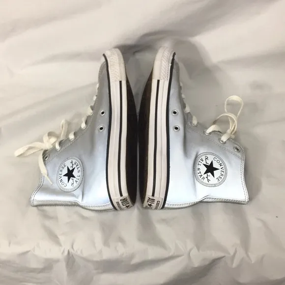 Converse Junior Chuck Taylor Matte Metallic  High Tops Size 5 GREAT Condition