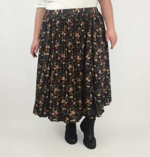 Kholo black pleated floral skirt size K5