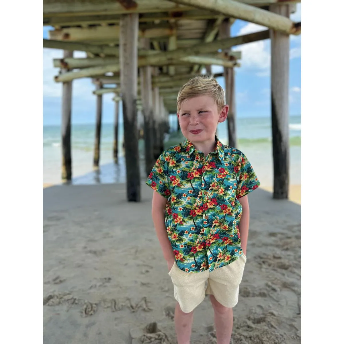 Me & Henry Maui Printed Collared Button Up Shirt- Hibiscus