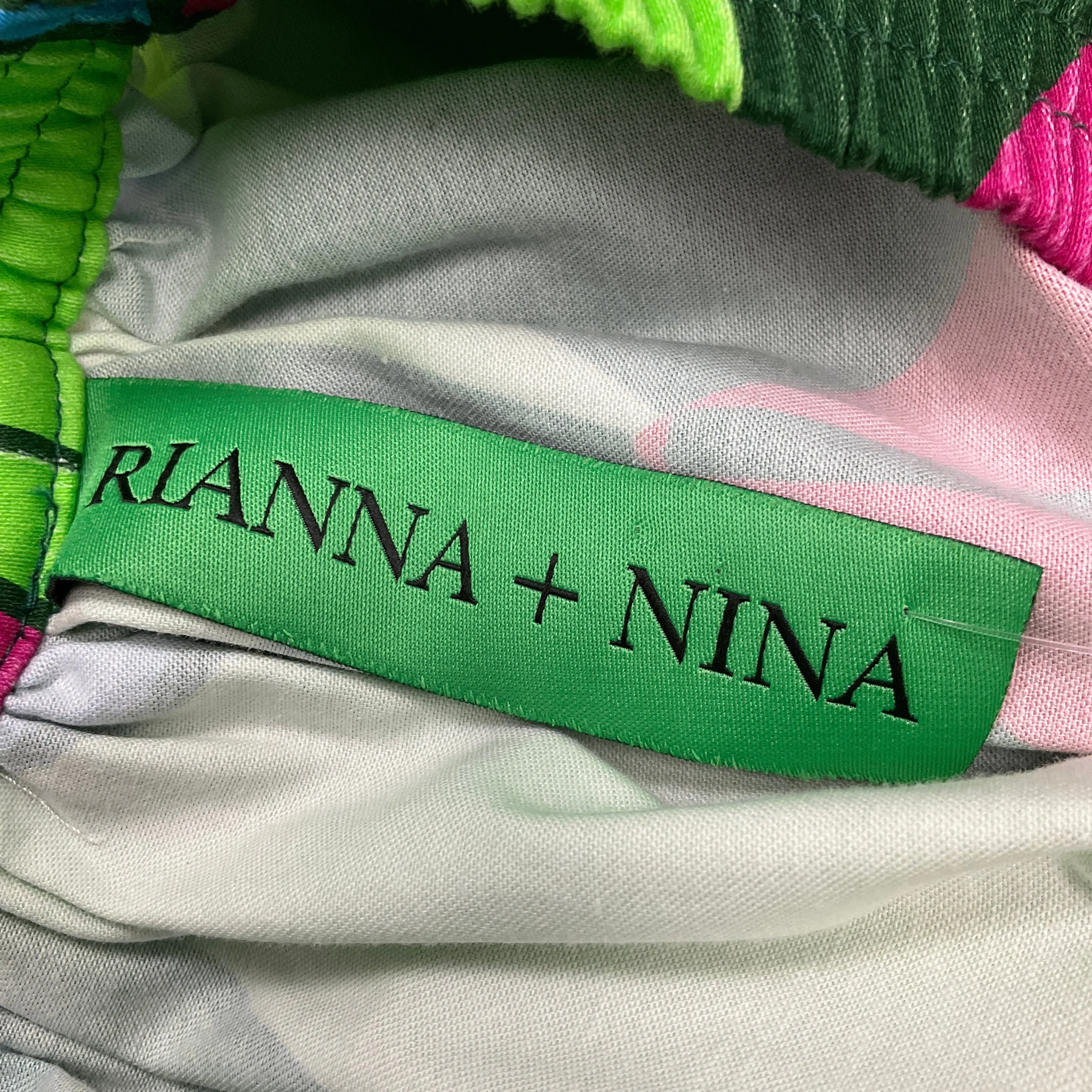 Rianna   Nina Green Multi Krokodilos Print Ingrid Cotton Geometria Raglan Blouse