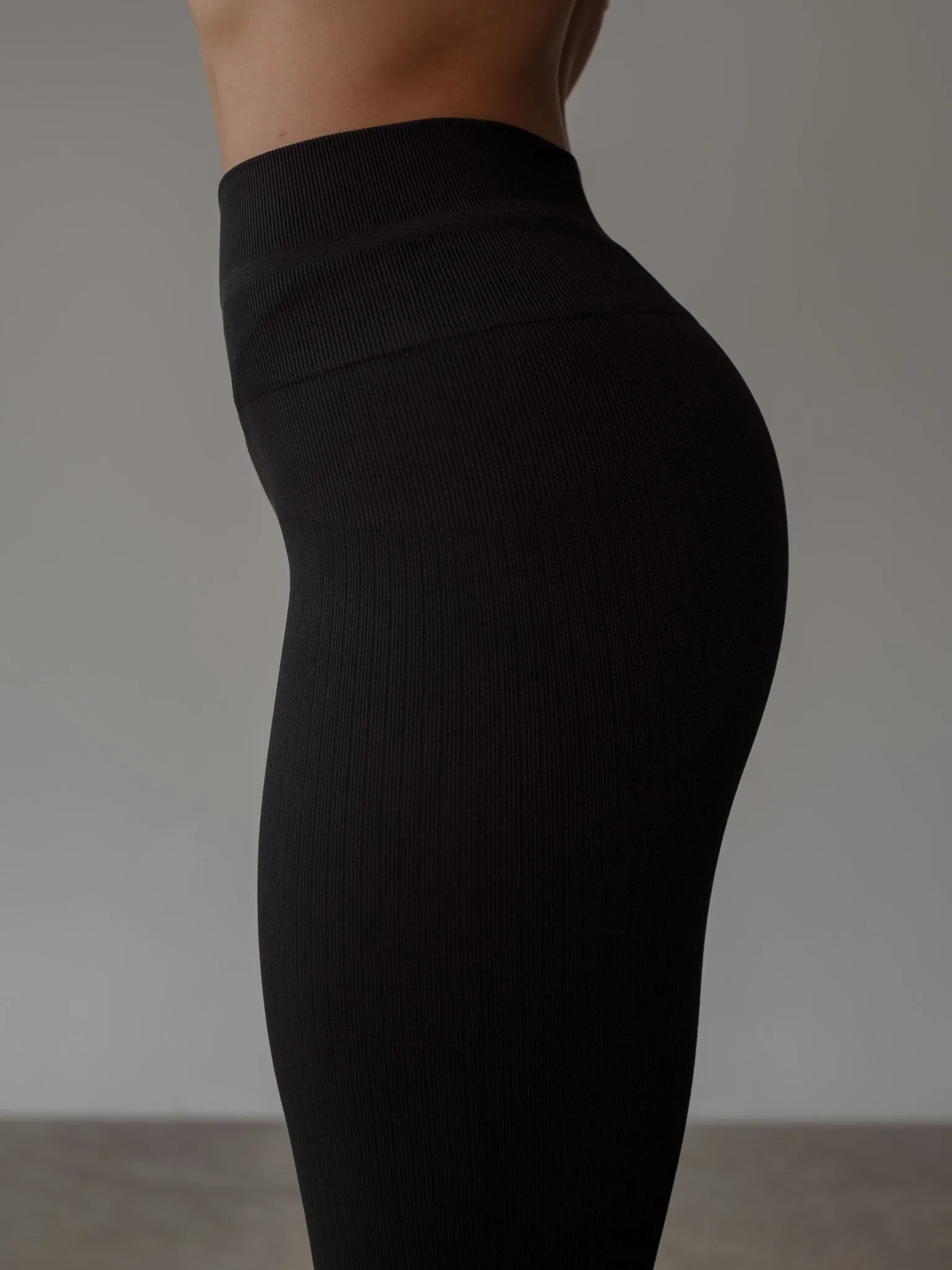 SHAPE SEAMLESS LEGGINGS - PLUS BLACK