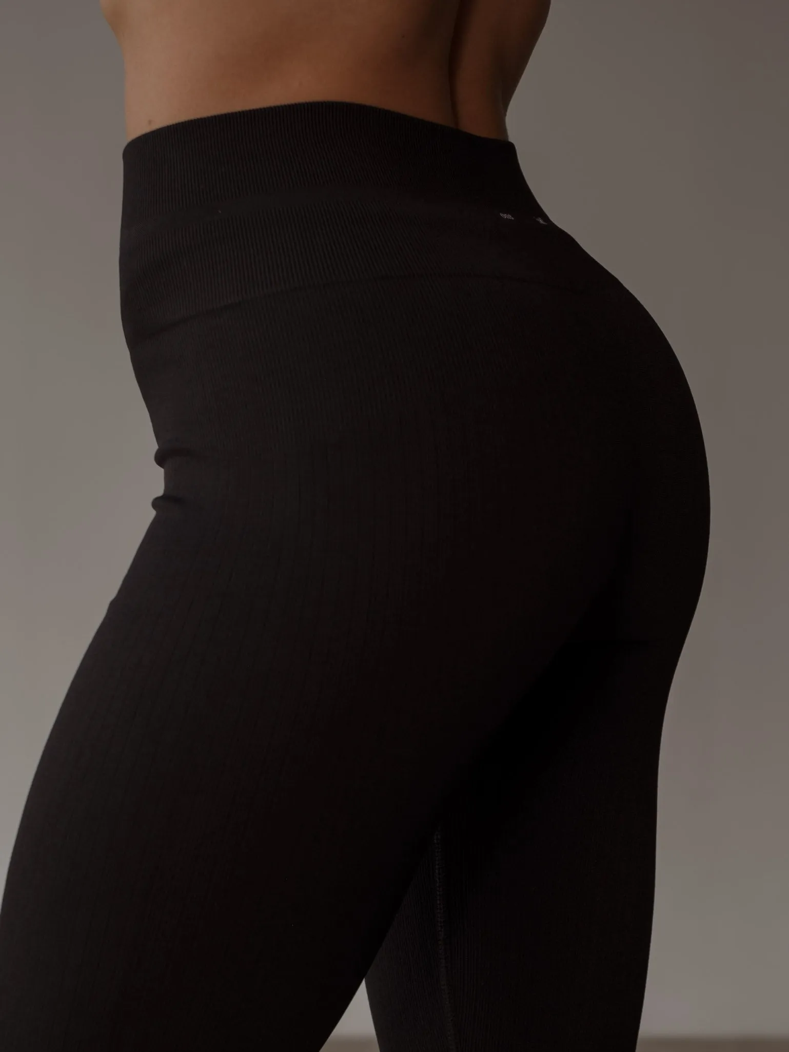 SHAPE SEAMLESS LEGGINGS - PLUS BLACK