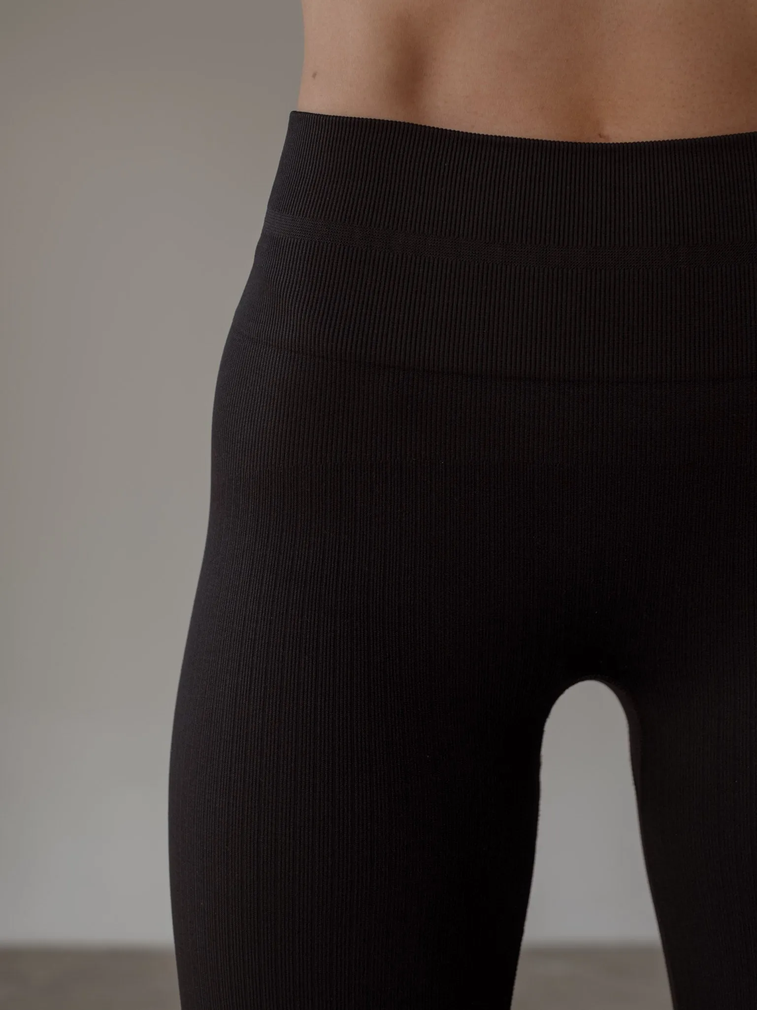 SHAPE SEAMLESS LEGGINGS - PLUS BLACK