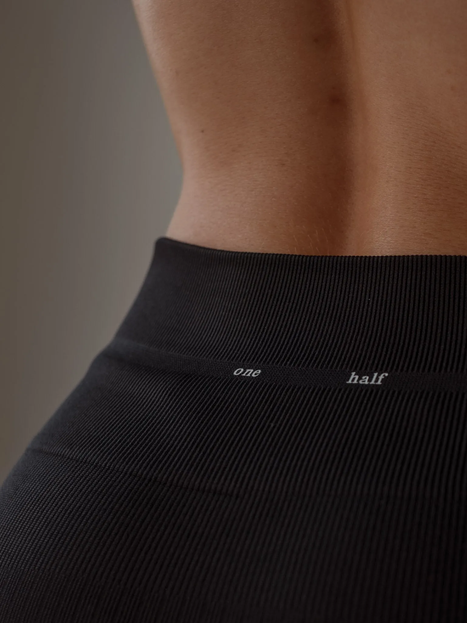 SHAPE SEAMLESS LEGGINGS - PLUS BLACK