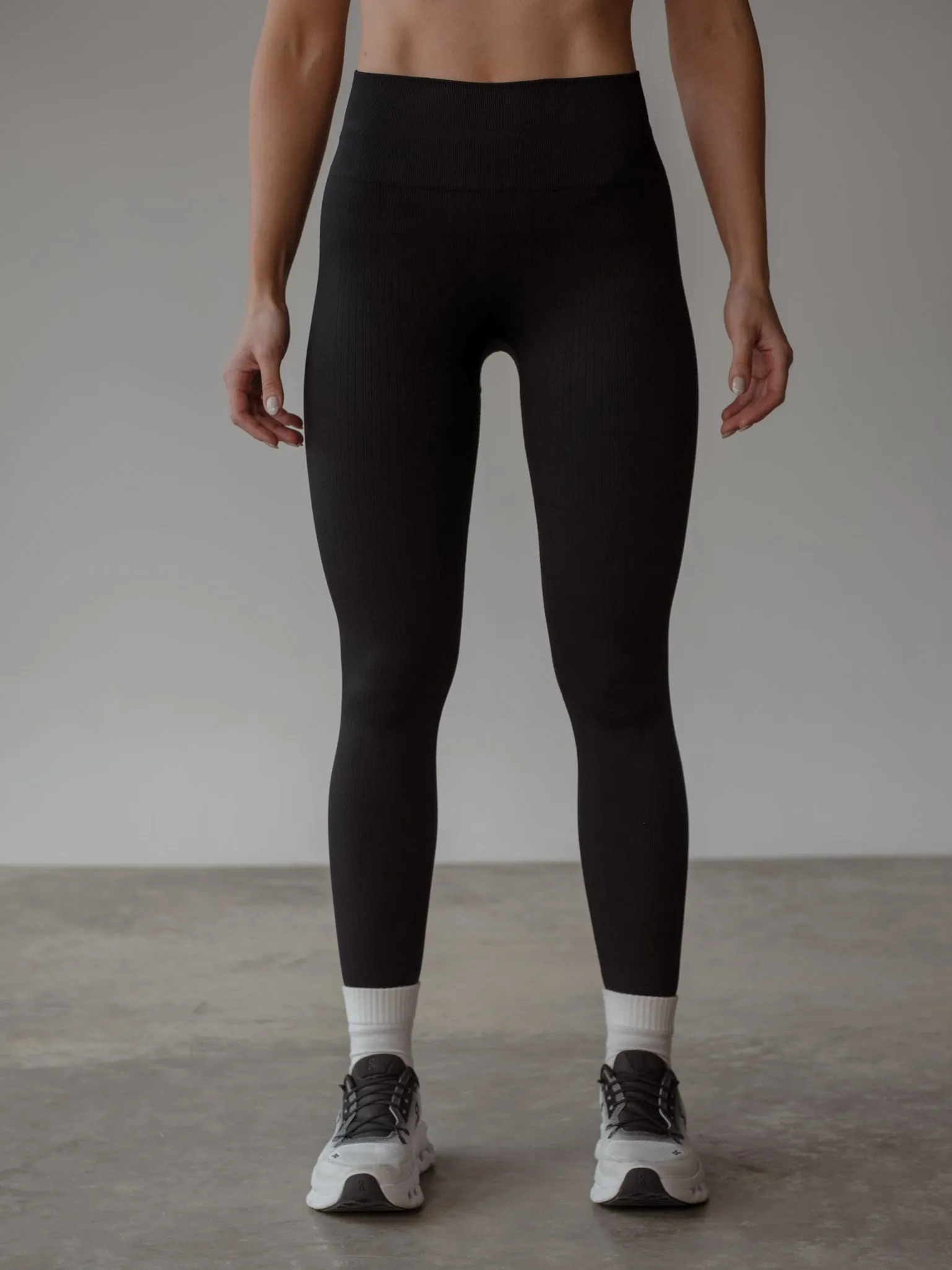 SHAPE SEAMLESS LEGGINGS - PLUS BLACK