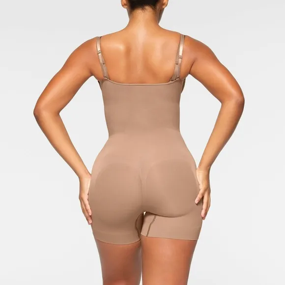 SKIMS Seamless Sculpt Open Bust Shortie Shapewear Bodysuit Sienna Nude NEW Large