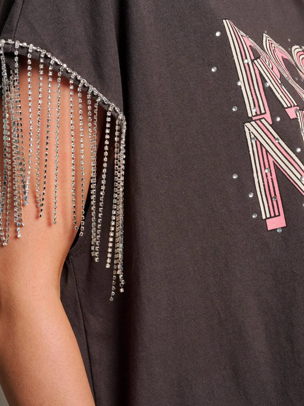 WOMEN'S SHORT SLEEVE STUDS FRINGE GRAPHIC TOP